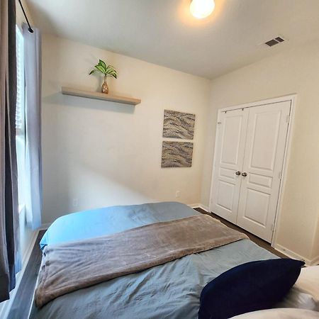 4 Bedroom Home Near Downtown Med Center Nrg Stadium Pearland Skyview Long By Ion Rentals Houston Esterno foto