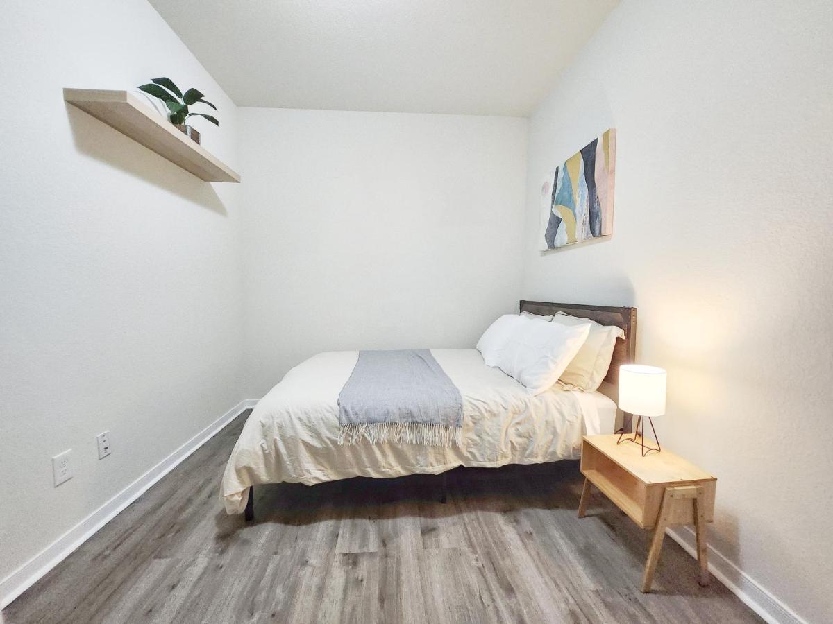 4 Bedroom Home Near Downtown Med Center Nrg Stadium Pearland Skyview Long By Ion Rentals Houston Esterno foto