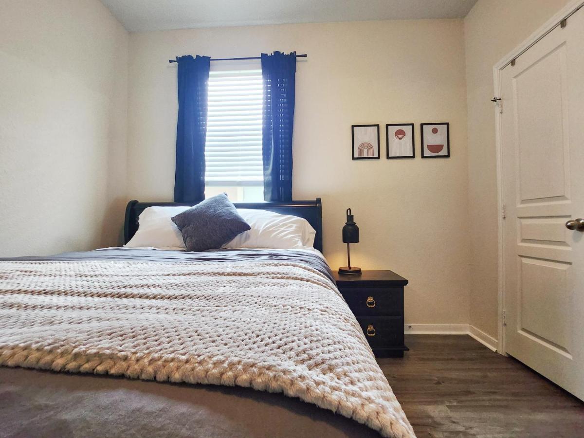 4 Bedroom Home Near Downtown Med Center Nrg Stadium Pearland Skyview Long By Ion Rentals Houston Esterno foto