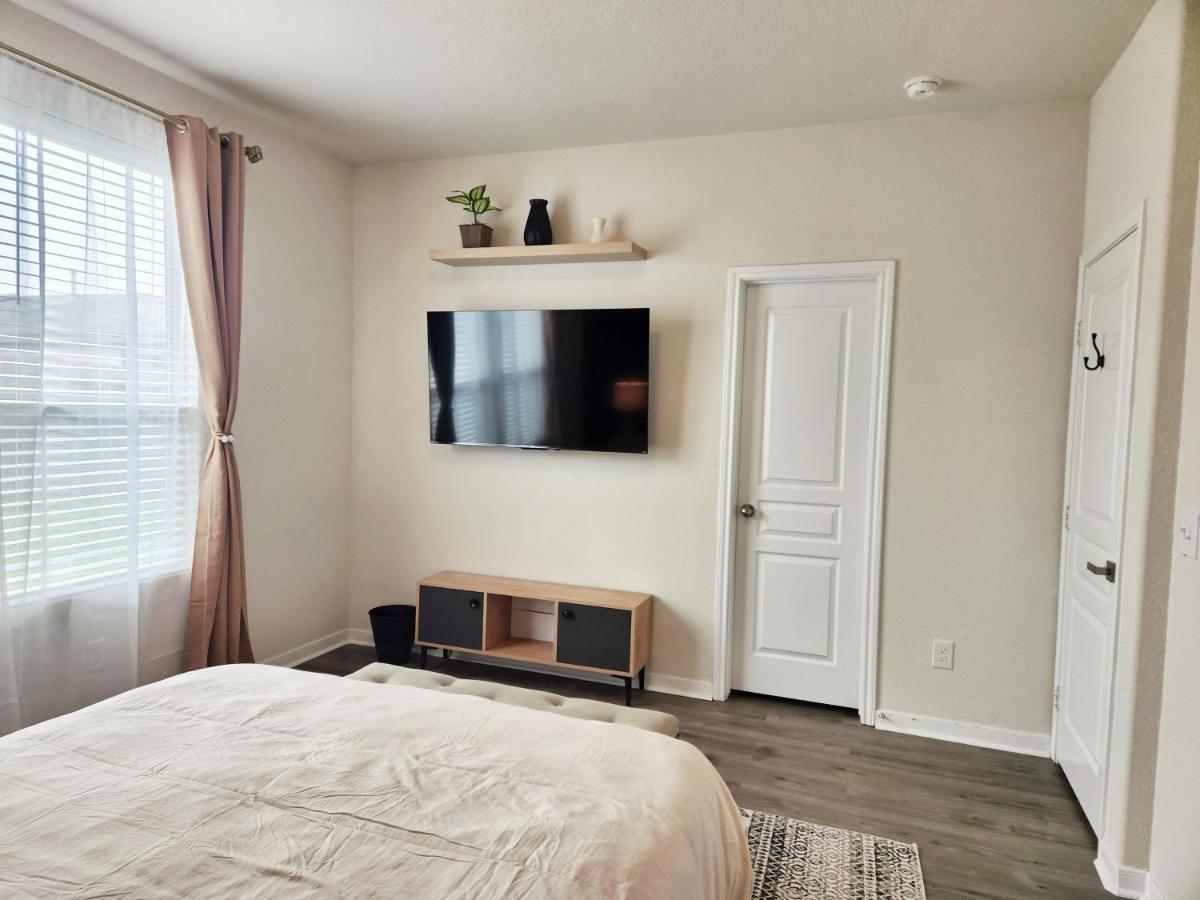 4 Bedroom Home Near Downtown Med Center Nrg Stadium Pearland Skyview Long By Ion Rentals Houston Esterno foto