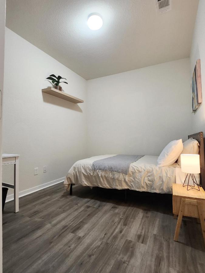 4 Bedroom Home Near Downtown Med Center Nrg Stadium Pearland Skyview Long By Ion Rentals Houston Esterno foto