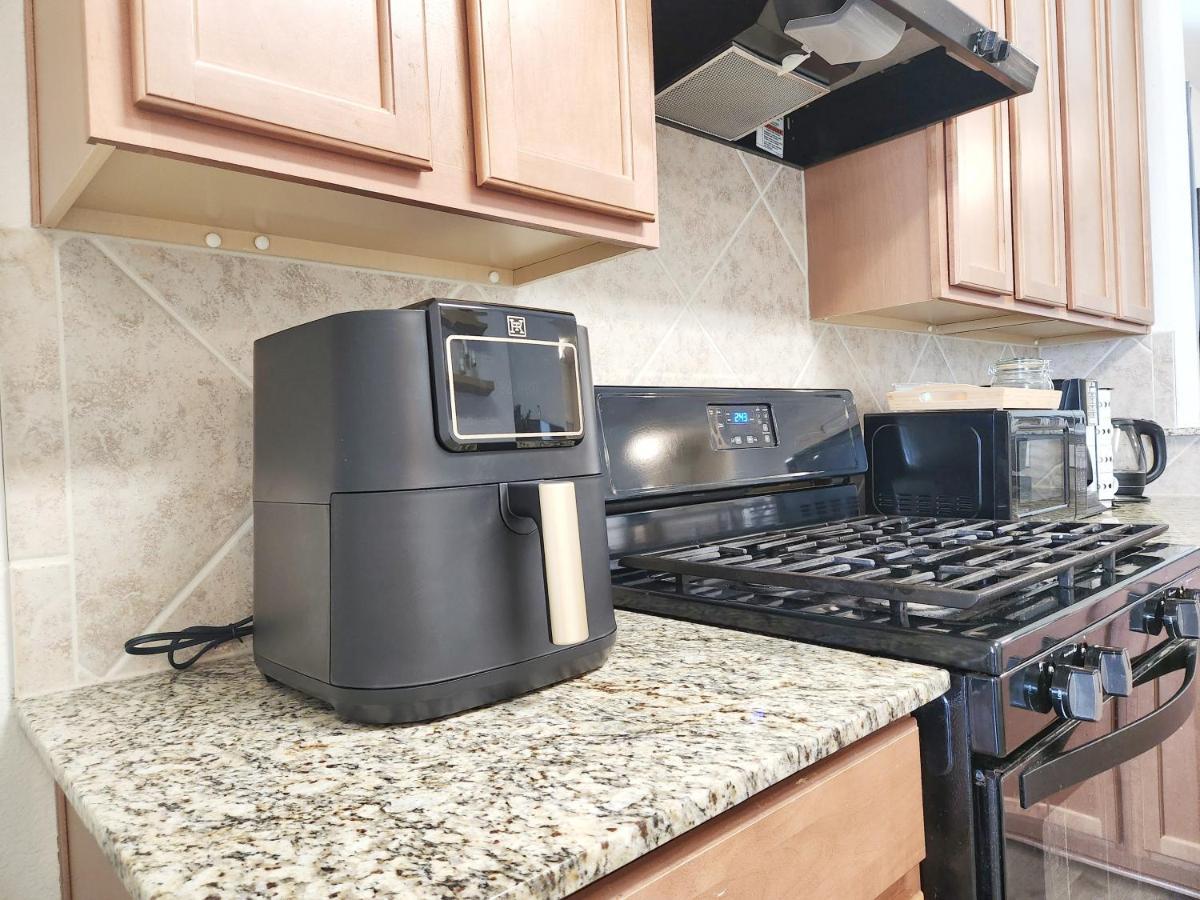 4 Bedroom Home Near Downtown Med Center Nrg Stadium Pearland Skyview Long By Ion Rentals Houston Esterno foto