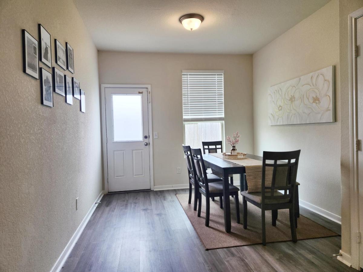 4 Bedroom Home Near Downtown Med Center Nrg Stadium Pearland Skyview Long By Ion Rentals Houston Esterno foto