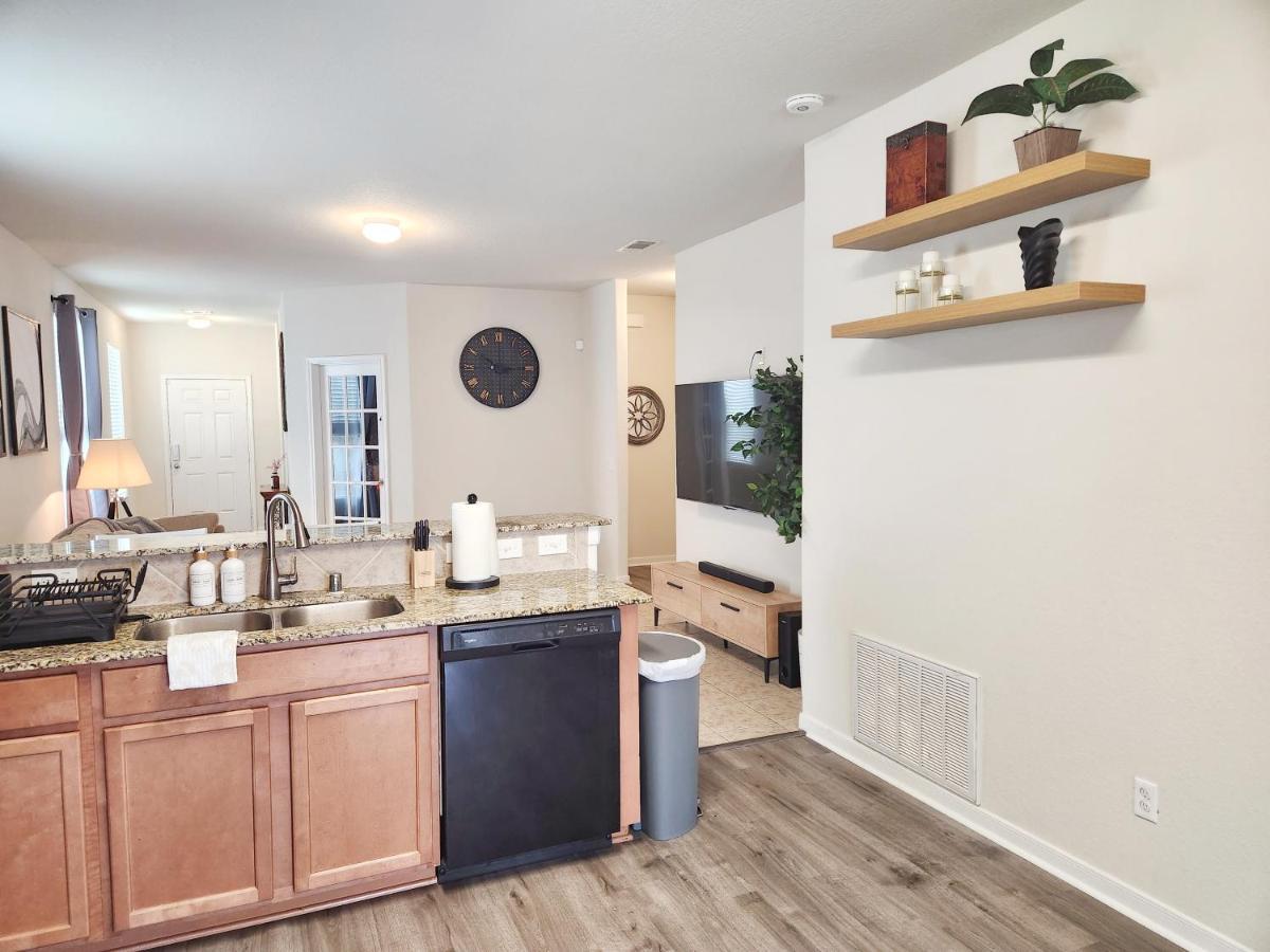 4 Bedroom Home Near Downtown Med Center Nrg Stadium Pearland Skyview Long By Ion Rentals Houston Esterno foto