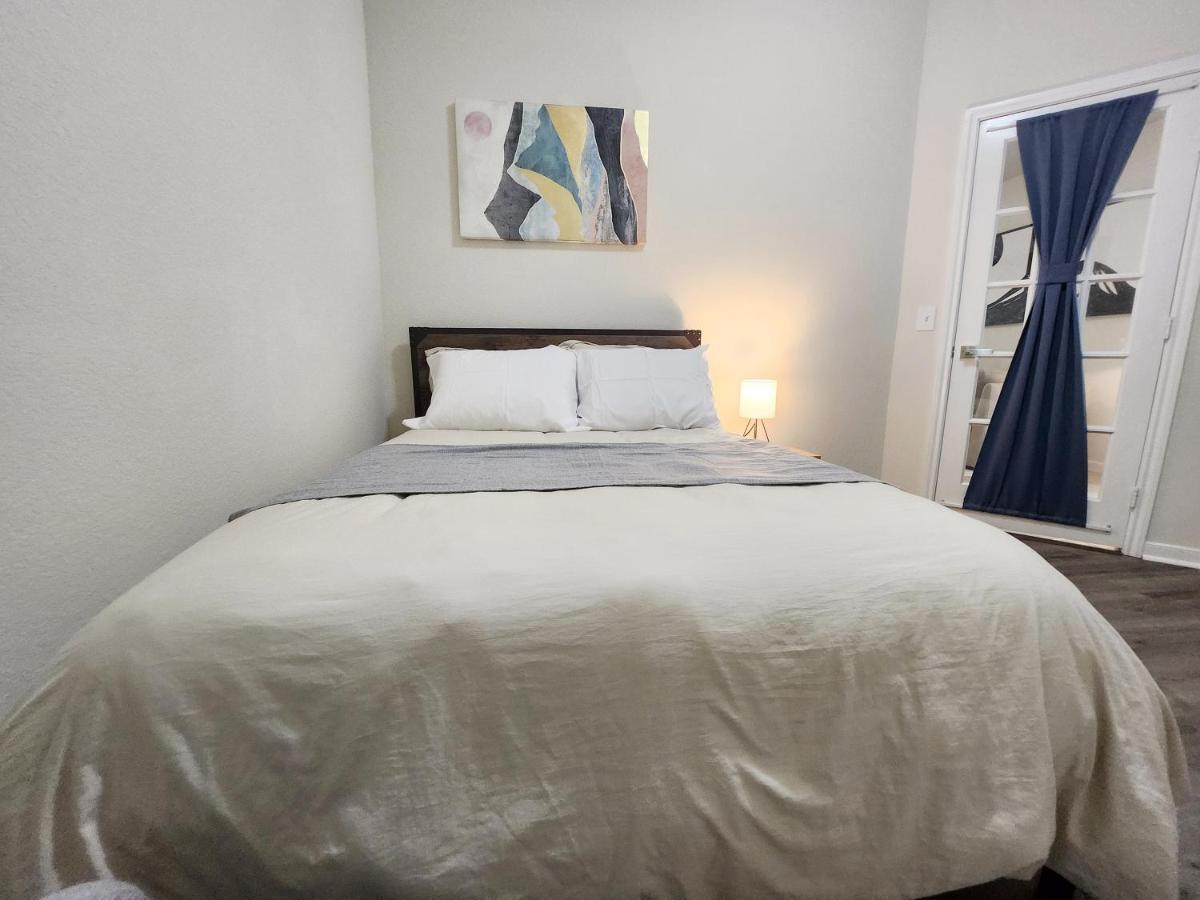 4 Bedroom Home Near Downtown Med Center Nrg Stadium Pearland Skyview Long By Ion Rentals Houston Esterno foto